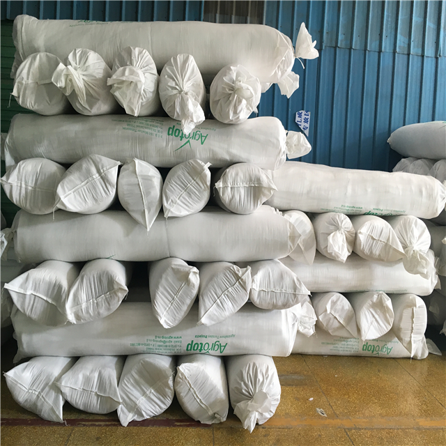 Polyester insulation batts 055