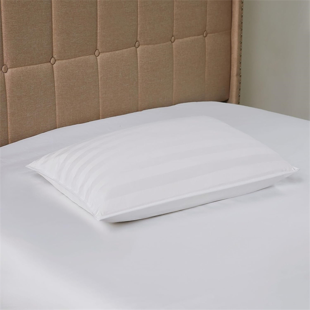 hotel bed pillow18